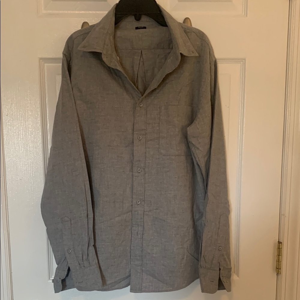 Gray Uniqlo Button-Up Shirt